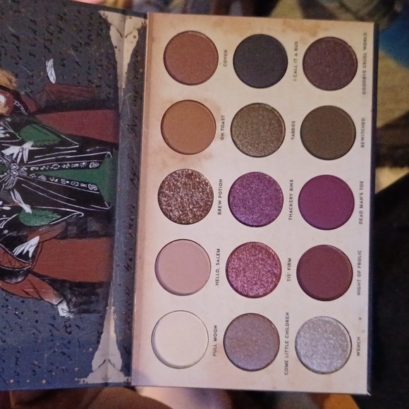 COPY - Colorpop Limited edition "Hocus pocus gather round sisters" eye shadow p… - Picture 4 of 11